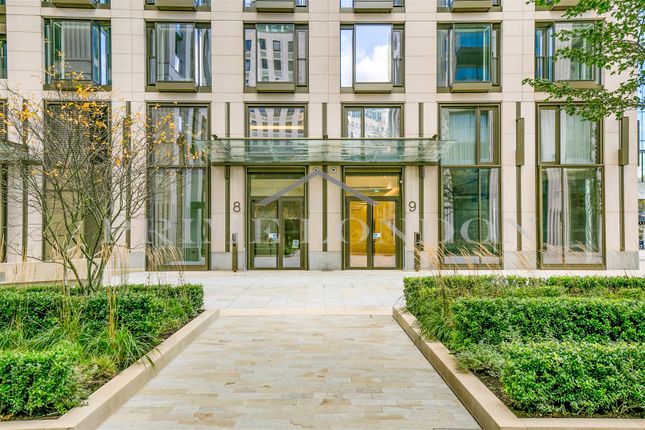 Flat to rent in Eight Casson Square, Southbank Place, London