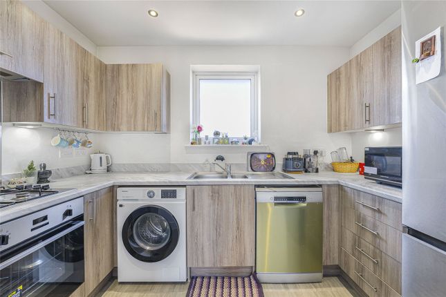 95, Castle Hill Drive, Swanscombe photo 4