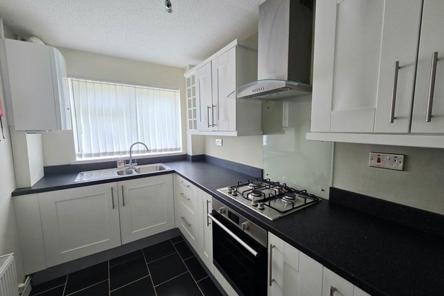 27 Garden Court, Bridgend photo 3