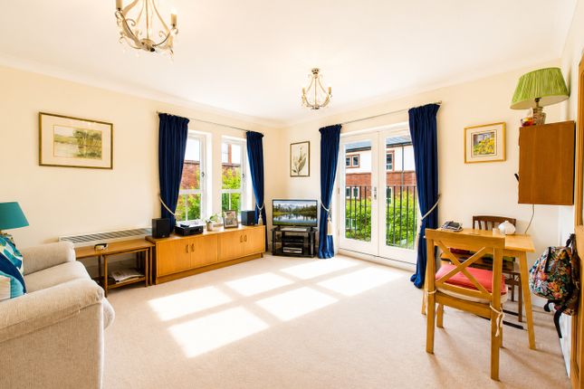 Apartment 32, 32, Boughton Hall, Cheshire photo 3
