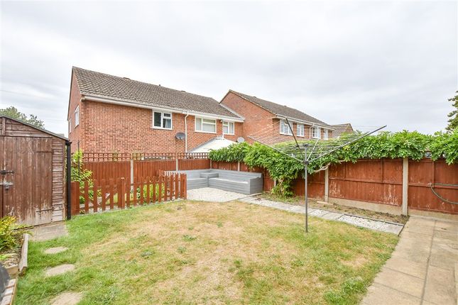 Blake Drive Larkfield, Aylesford photo 2