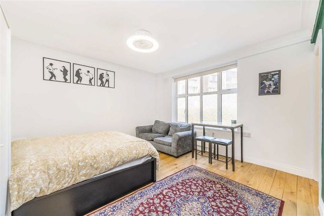 Flat 192A, Park West, Edgware Road, London photo 2