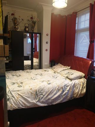 Thumbnail Property to rent in Norbury Crescent, London