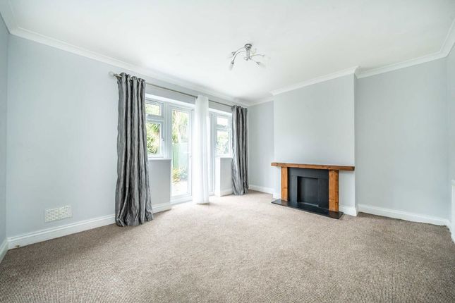 27, Churchfields Avenue, Feltham photo 2
