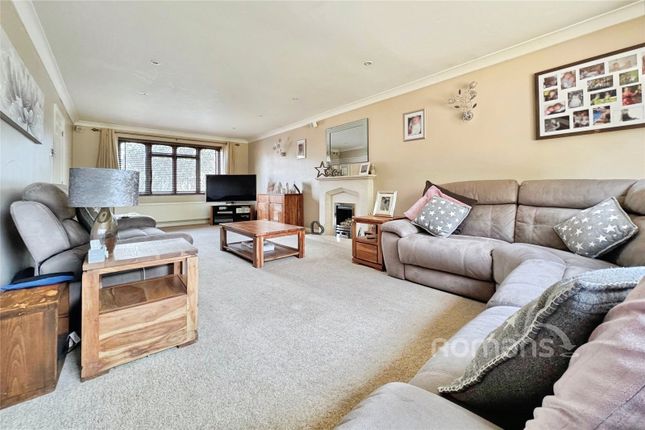39, Raeburn Way, Sandhurst photo 3
