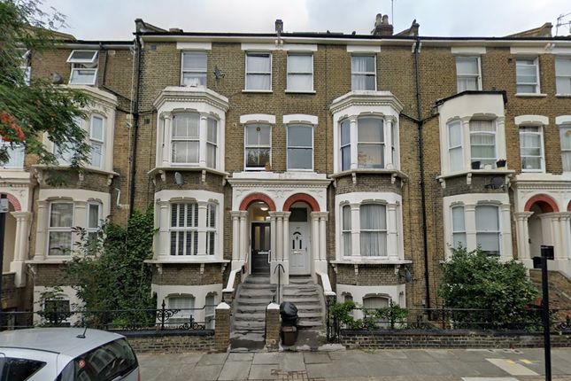 Triplex to rent in Tabley Road, London