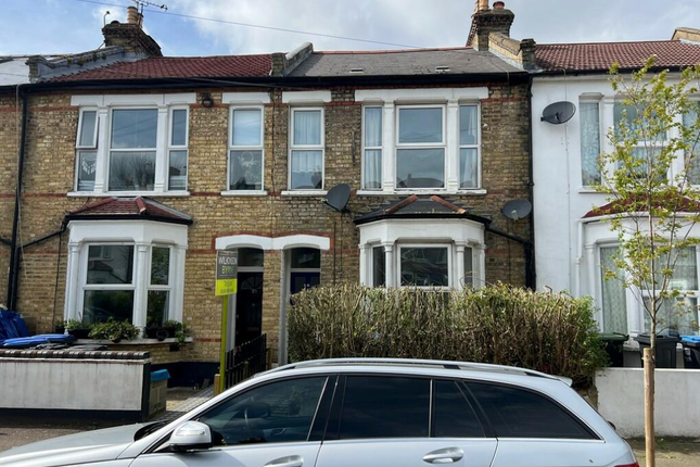 Thumbnail Flat to rent in Russell Road, London