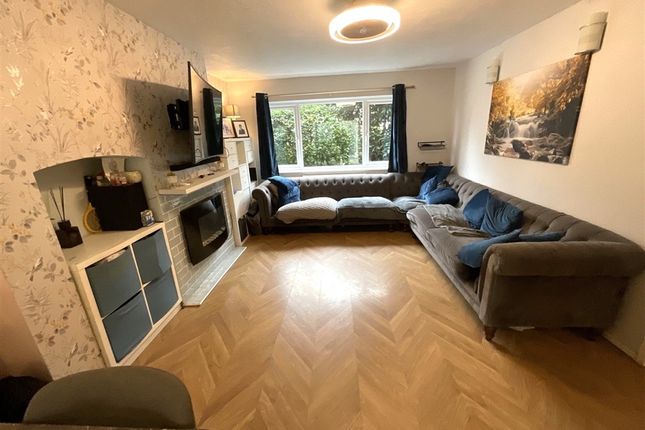Woods Hill Close, Ashurst Wood photo 2