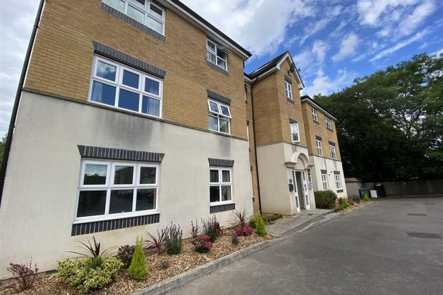 Thumbnail Flat for sale in Martingale Chase, Newbury