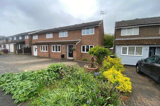 Property to rent in Whinhams Way, Billericay