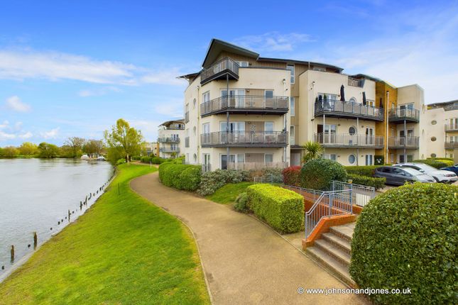 Thumbnail Flat for sale in Bridge Wharf, Chertsey