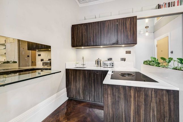 Flat 16, Berrington House, Hereford Road, London photo 4