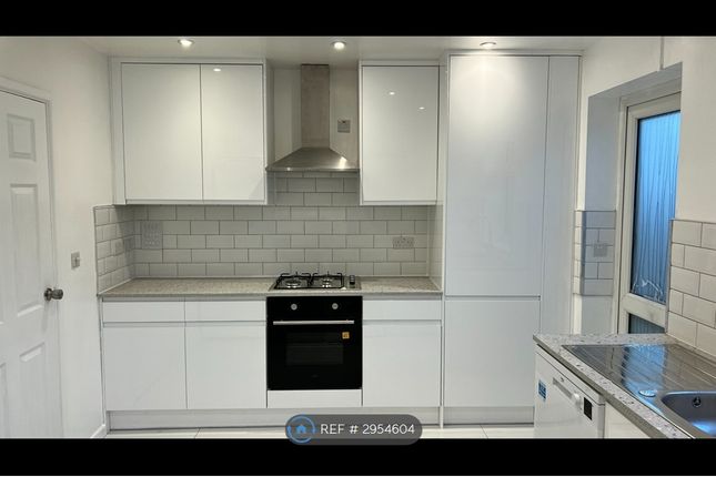 3-bed house on A Clare Road, Maidenhead, £2,300/mo