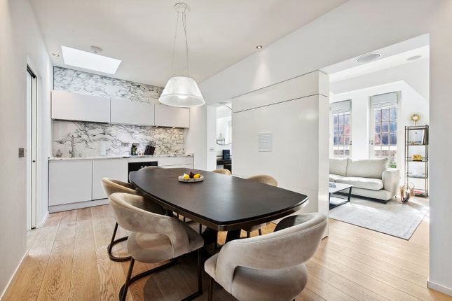 Flat D, 16, Draycott Place, Chelsea photo 2