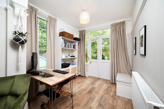 Lyncote, Highwood Hill, London photo 4