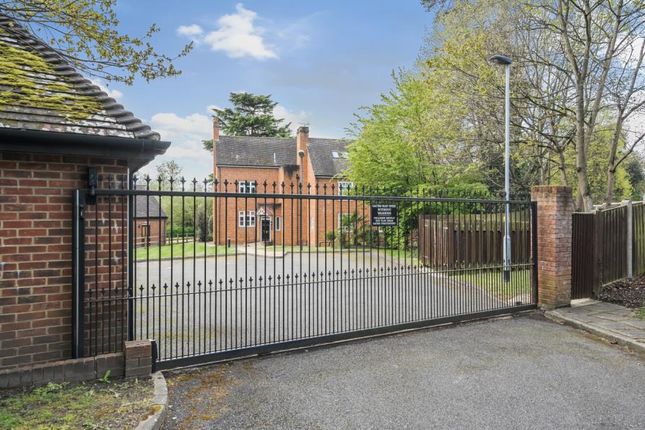 Flat 5, The Farmhouse, Woking photo 2