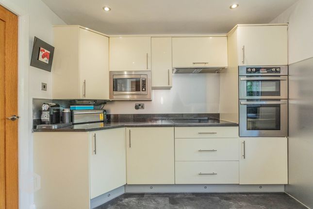 340 Newton Road, Warrington photo 3