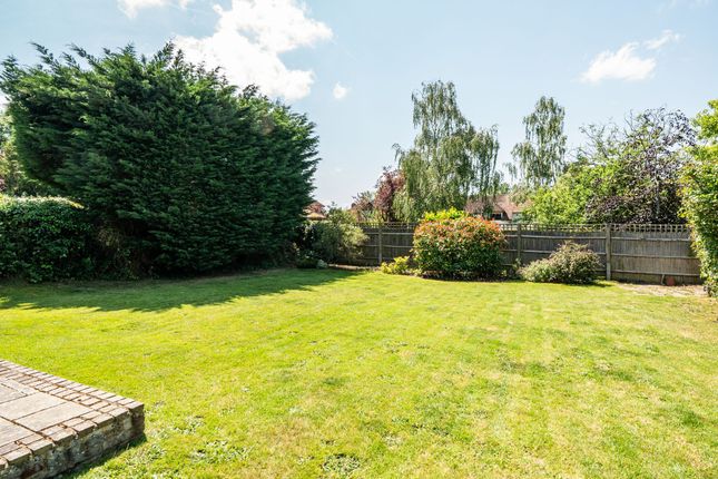15 Greville Park Avenue, Ashtead photo 4