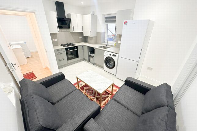 Flat 1 2, Millers Terrace, London photo 4