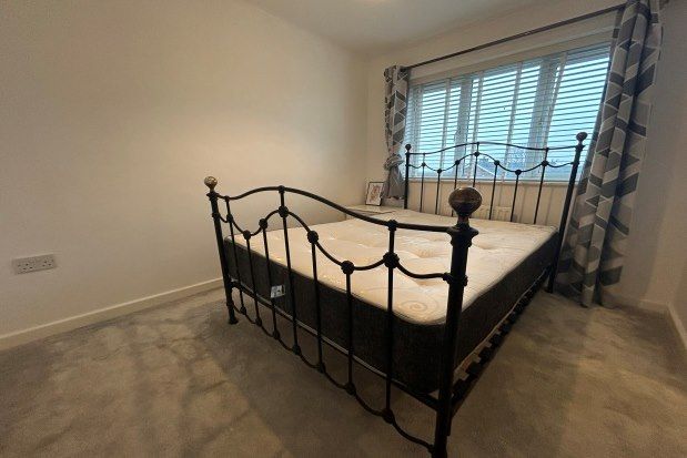 Thumbnail Room to rent in Threxton Place, Bolton