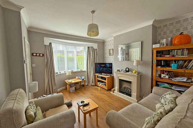 7, Linden Road, Scarborough photo 2