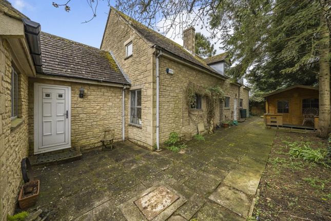 Detached house to rent in Shipton Road, Fulbrook