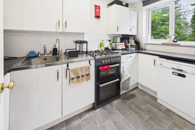 40 Ladygrove, Croydon photo 3