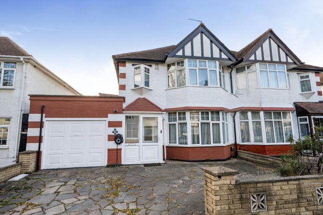 4-bed house on Fairfield Crescent, Edgware, £3,250/mo