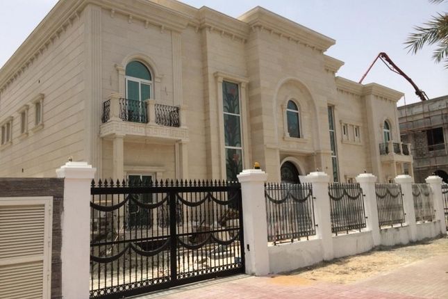 Thumbnail Villa for sale in Emirates Hills - Dubai - United Arab Emirates