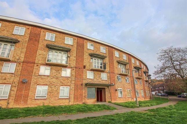 Flat to rent in Pennymead, Harlow