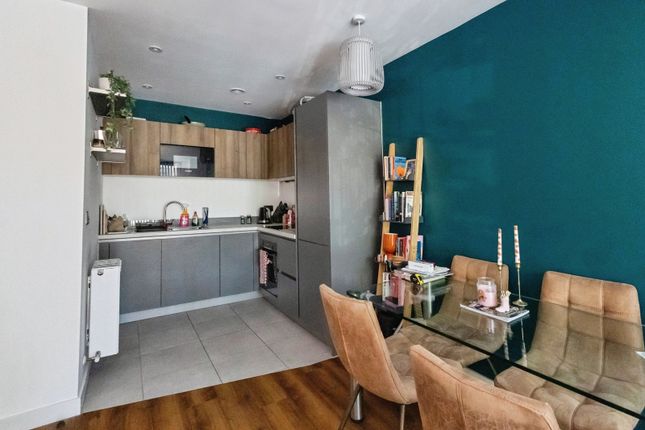 Flat 3, 4, Swinbourne Grove, Greater Manchester photo 4