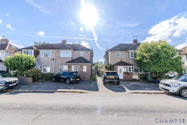 54, Rosebank Avenue, HORNCHURCH photo 4