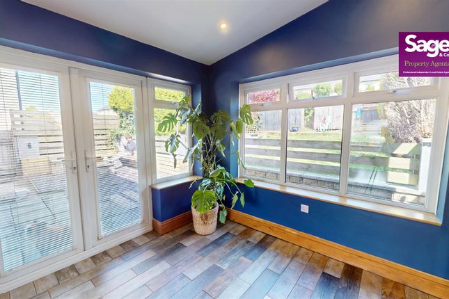 42, College Road, Pontypool photo 4