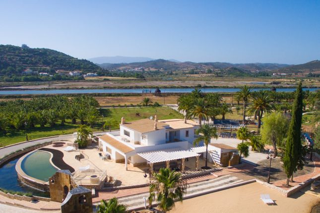 Thumbnail Villa for sale in Estombar, Lagoa, Portugal