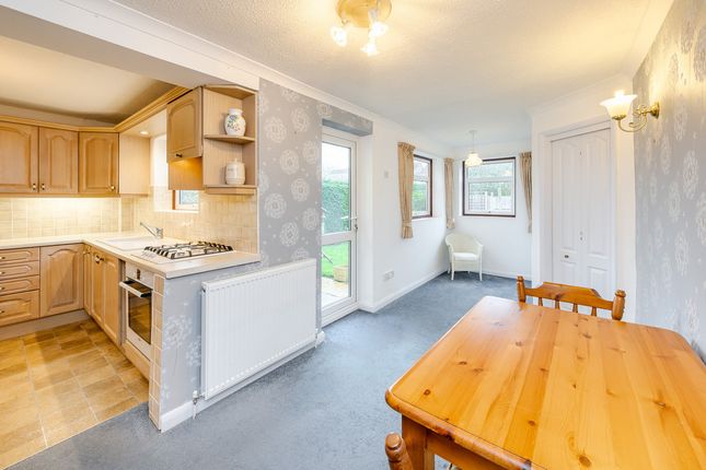 26, Gorsewood Road, Woking photo 3