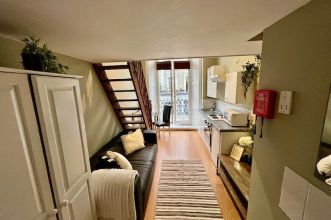 Hogarth Road, London photo 2