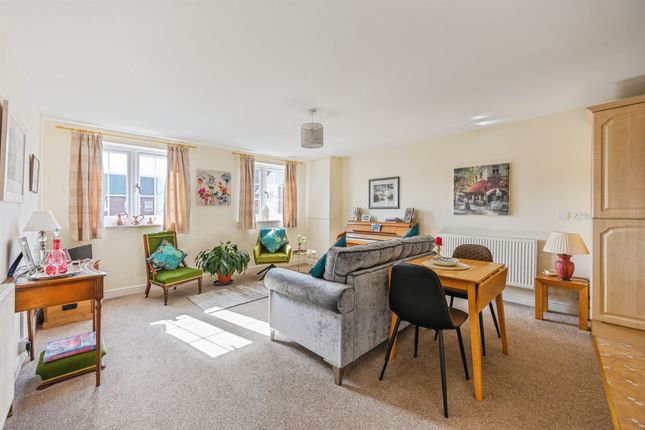 12, Chartley Court, Uttoxeter photo 2