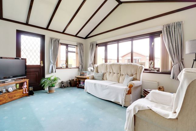 16 Willow Lane, Lincoln photo 4