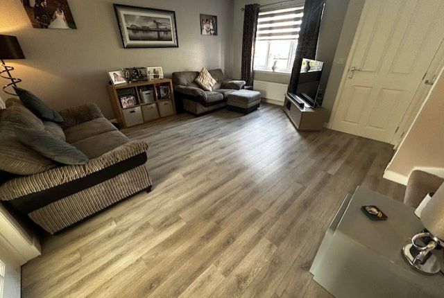 64, Cambridge Cescent, North Lanarkshire photo 3