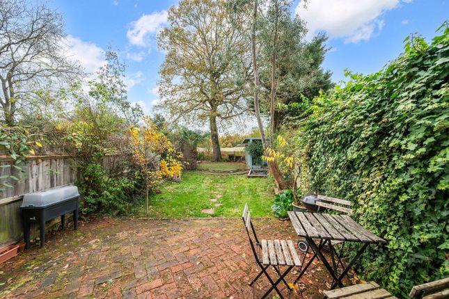 3 Diamond Cottage, Holland Road, Oxted photo 2