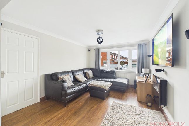 68 Denbigh Close, Wrexham photo 2