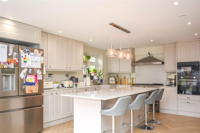 5B, Danes Way, Brentwood photo 4