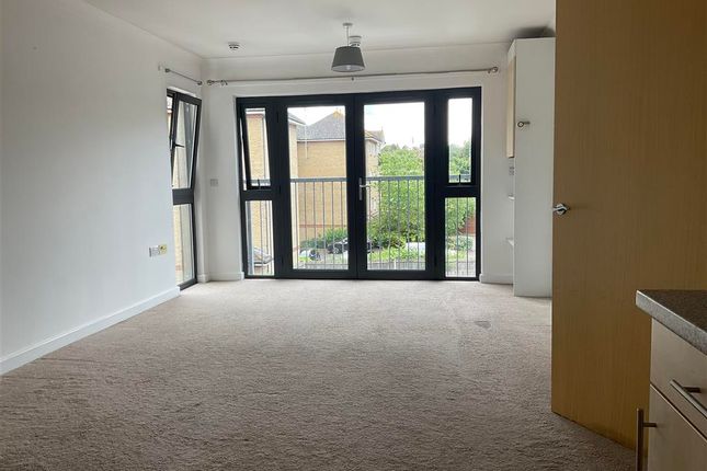 Flat for sale in West Street, Erith, Kent