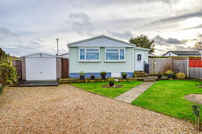 Thumbnail Mobile/park home for sale in The Orchards Park, Ruskington, Sleaford
