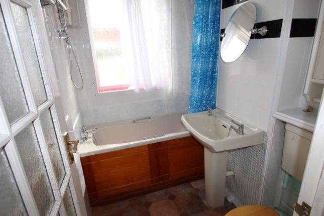 72, Godwin Close, London photo 3
