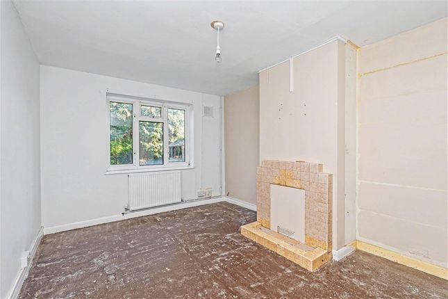 18, Bouldish Farm Road, ASCOT photo 3