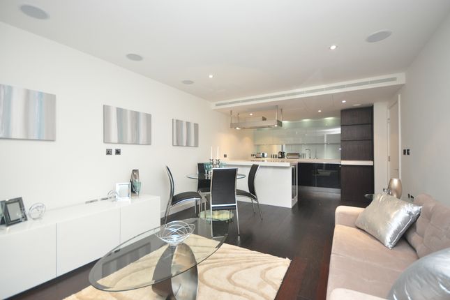 Flat to rent in Bramah House, Grosvenor Waterside, London