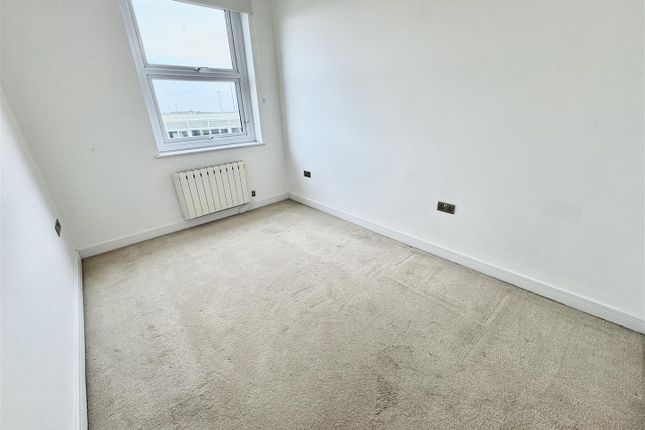 Flat 37, Voyager House, 253/257, High Street North, Poole photo 5