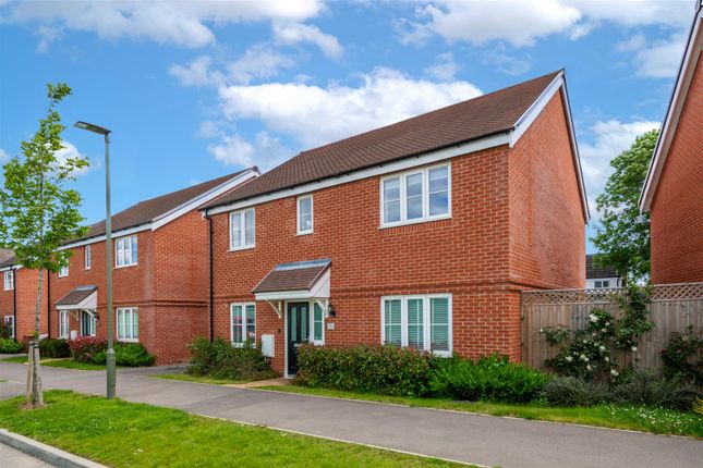 Thumbnail Detached house for sale in Harmony Road, Horley