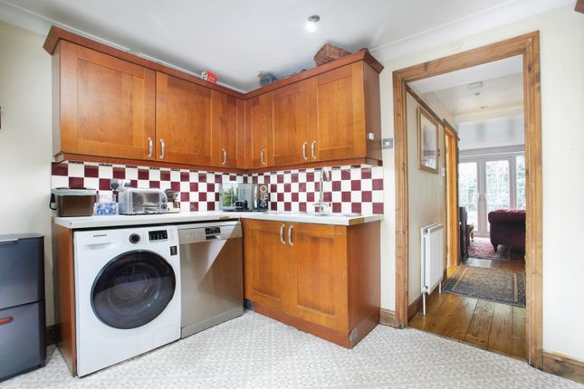 35, Rockstone Lane, Southampton photo 3
